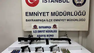 Bayrampaşa'da bir eve düzenlenen operasyonda cephanelik çıktı