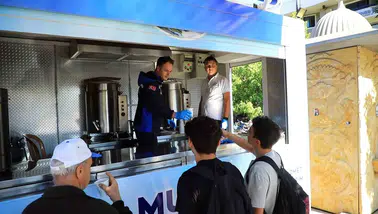 Muğla'da öğrencilerin sabah derslerine sıcak başlangıç desteği