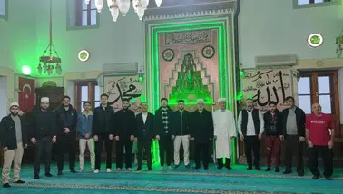 Bilecik'te sabah namazı buluşması: Gençler ve Müftü Dikmen aynı safta