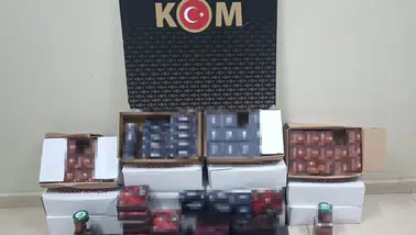 Efeler'de kaçak ürün operasyonu: 52 kilogramlık cinsel içerikli malzemeye el konuldu