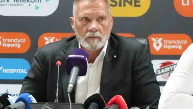 Samsunspor Teknik Direktörü Fink'ten Fenerbahçe Maçı Değerlendirmesi: Zaman ve Forvet Vurgusu