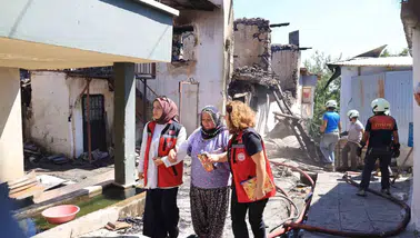 Kemaliye'de yangın mağdurları için saha ziyareti: Ekipler ihtiyaçları yerinde tespit etti