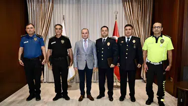 Denizli'de 5 müdür yardımcısı bir üst rütbeye yükseldi: Plaketler Sağdıç'ın elinden