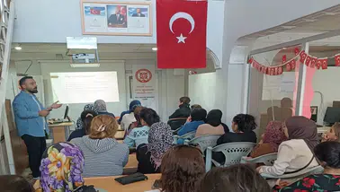 Hakkâri'de eğitimde başarı için ailelere rehberlik eğitimi verildi
