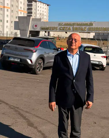 Milletvekili Çakırözer’den Cezaevindeki Dedetaş’a Eskişehir Selamı
