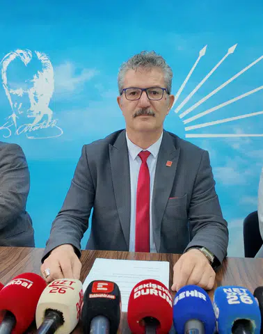 Faruk Özkan’dan Dikkat Çeken Mesaj: Siyasi Geçmiş Silinmez