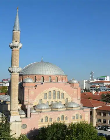 Her Gün Önünden Geçiyoruz Ama Hikâyesini Bilmiyoruz: Eskişehir'in İlginç Yapıları