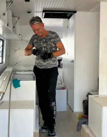 Eskişehirli emekli, karavan hayalini kendi elleriyle gerçekleştirdi