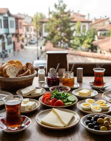 Eskişehir'de En Ucuz Kahvaltıyı Aradık: İki Kişi Kaç TL'ye Doyuyor?
