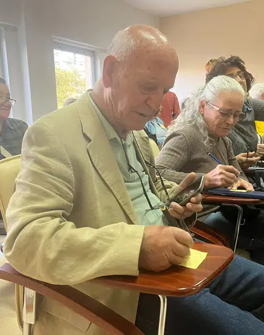 Türkiye’nin En Yaşlı Öğrencisi Gençlere Örnek Oluyor