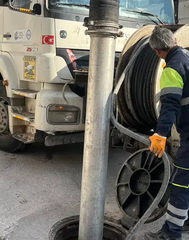 ESKİ’den uyarı: Rögarları tıkayan atıklara dikkat!