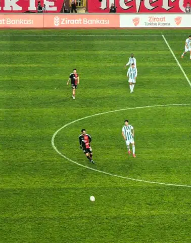 Eskişehirspor-Iğdır FK Maçında İlk Yarı Sona Erdi