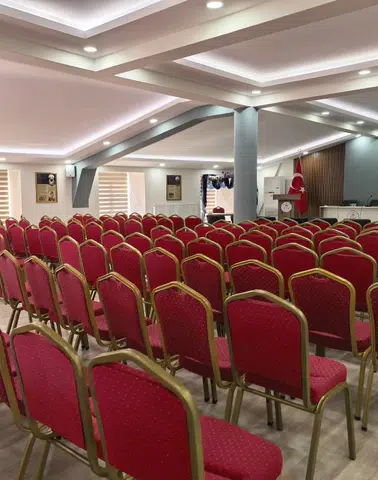 Kitaptan Spora, İngilizceden Seramiğe: Gençlere Ücretsiz İmkân