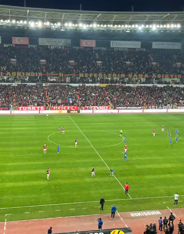 Eskişehirspor, Bursa Yıldırım Karşısında İlk Yarıda Geride Kaldı