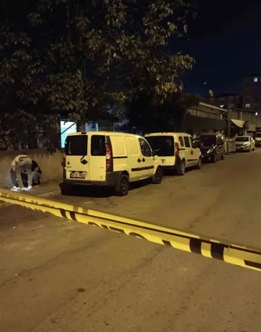 Ataşehir'de korku dolu anlar: Motosikletli saldırgan gecekonduyu hedef aldı