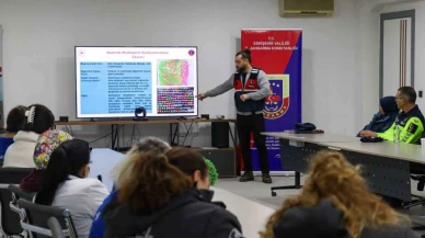 Eskişehir'de Jandarma Ekiplerinden Firma Çalışanlarına Seminer Verildi