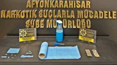 Afyonkarahisar'da Zehir Emdirilmiş Rulo Peçeteyi Satamadan Polise Yakalandılar