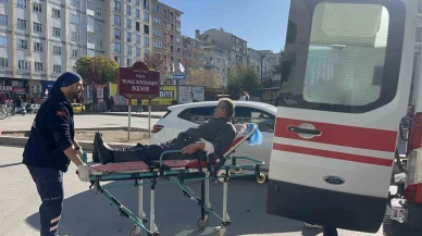 Arkadaşını bıçaklayıp olay yerinde bekledi, polis gözaltına aldı