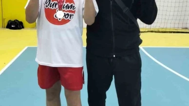29 Ekim Kick Boks Cumhuriyet Kupası'nda şampiyon Efe Carl Demirli oldu