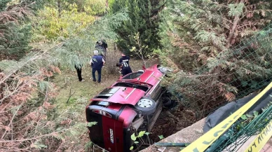 Bilecik’te kontrolden çıkan araç bahçeye uçtu, 2 kişi yaralandı
