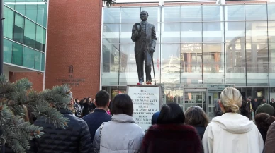 Tepebaşı Belediyesi Personelinden Ata’ya Saygı Duruşu