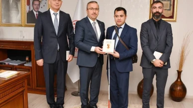 Eskişehirli Öğretmenin Hikayesi 848 Eser Arasından Ödül Aldı