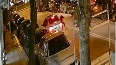 Ters şeritten gelen otomobil 68 yaşındaki yayaya çarptı: 1 yaralı