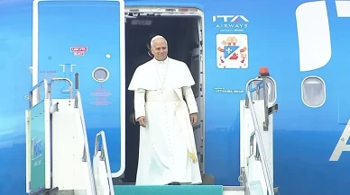 Papa 14. Leo İlk Resmi Yurt Dışı Ziyareti için Ankara'ya İniş Yaptı