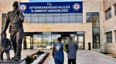 Afyonkarahisar’da hapis cezası ile aranan 2 şahıs polis ekiplerince yakalandı