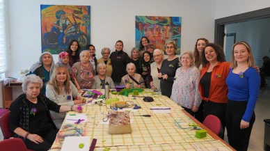 Kadın dayanışmasının sembolü bu broşlar