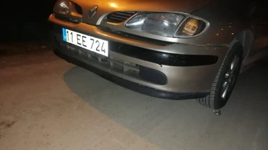 Yol kenarında yatan alkollü şahıs üzerinden otomobil geçmesiyle ağır yaralandı