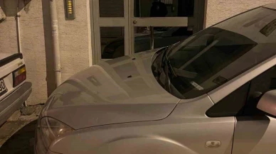 Duyarsız sürücü yüzünden vatandaş evine giremedi