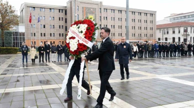 Eskişehir’de Öğretmenler Günü için çelenk sunma töreni düzenlendi