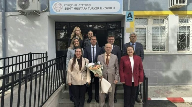 Öğretmenler gününde Eskişehir'in en kıdemli öğretmenini ziyaret ettiler