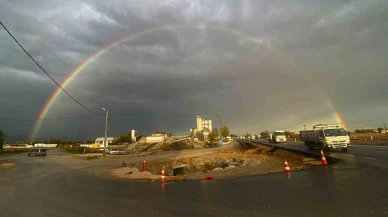 Eskişehir'de sağanak yağış sonrası beliren gökkuşağı eşsiz bir manzara sundu