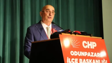 CHP’den İstifa Eden Meclis Üyesi Berke Akyel'e “Görevden de Ayrılın” Çağrısı