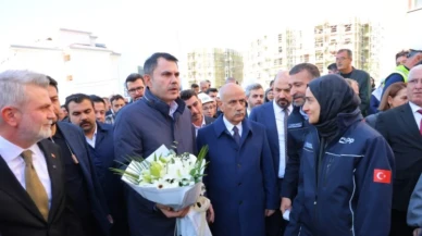 Bakan Murat Kurum: “Deprem bölgelerinde son tuğlalar konuluyor, son çiviler çakılıyor”