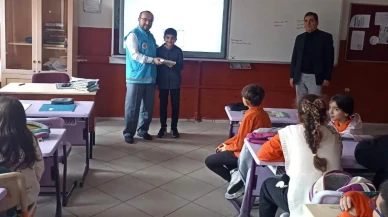 Kütahya Emet’te Öğrencilere Kur’an-ı Kerim Dağıtıldı