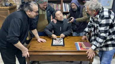 Eskişehir’de 40 yıllık karikatürist dostluğu takdir topluyor