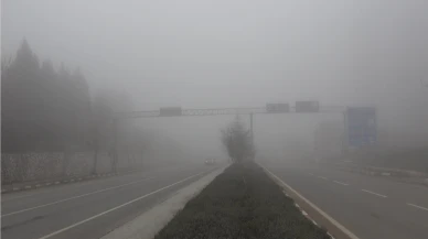 Bilecik’te Yoğun Sis: Görüş Mesafesi 20 Metreye Düştü