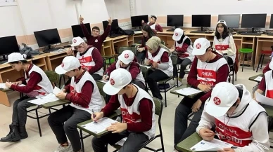 Bozüyük’te Öğrencilere Okul Geçidi Görevlisi Eğitimi Verildi