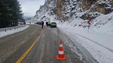 Kar yağışı Domaniç-İnegöl Yolunda Zincirleme Kazalara Yol Açtı