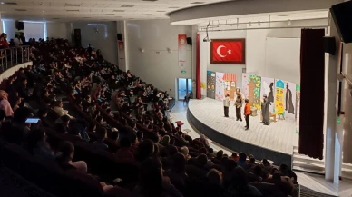 DPÜ’lü Öğrencilerden Büyük Tiyatro Buluşması: 682 Öğrenci İzledi