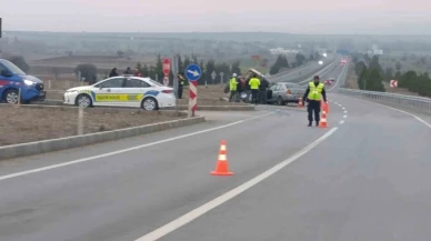 Tavşanlı’da otomobil ve traktör çarpıştı: 2 yaralı