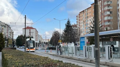 Gökmeydan Tramvay Durağı’nda Tehlikeli Alışkanlık