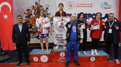 Eskişehirli Gençler Kick Boks Turnuvasında Büyük Başarı Kazandı!