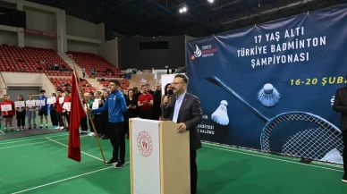 Vali Aksoy, 17 Yaş Altı Badminton Şampiyonası’nın Açılışına Katıldı