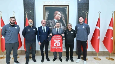 Eskişehir Valisi Mihalıççık Belediyespor Hentbol Takımı Oyuncularını Ağırladı