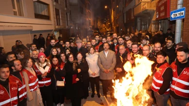 Eskişehir’de Demokrasi Nöbeti: CHP İl Binası Önünde Toplandılar