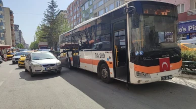 Açık Kapı Kazaya Neden Oldu: Maddi Hasarlı Trafik Kazası